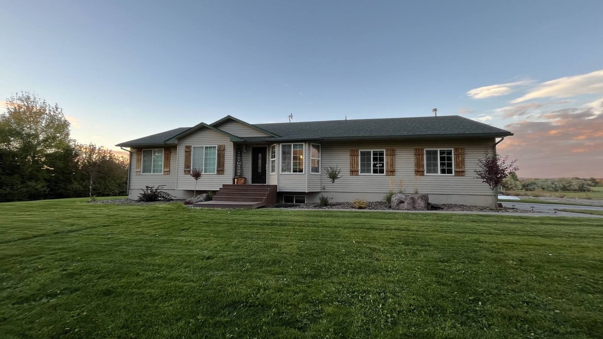 Rigby House | Heise Hot Springs Gathering Place sleeps 30+ w/Hot tub