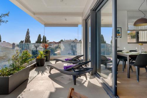 Bacvice Apartment | Hektor apartment with sea view terrace and garage