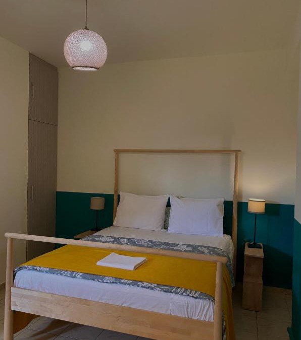 Kropia Apartment | Helen's cozy studio (close to the airport)