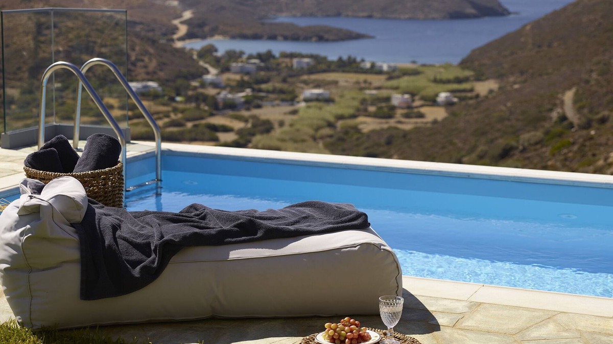 Kato Fellos Villa | Heliades Suite with private pool