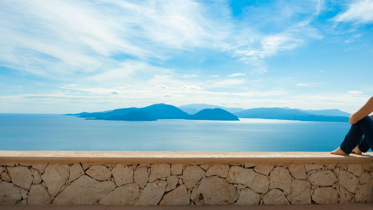 Evgiros Villa | Heliopetra Luxury Villa Lefkas- private pool with jacuzzi!