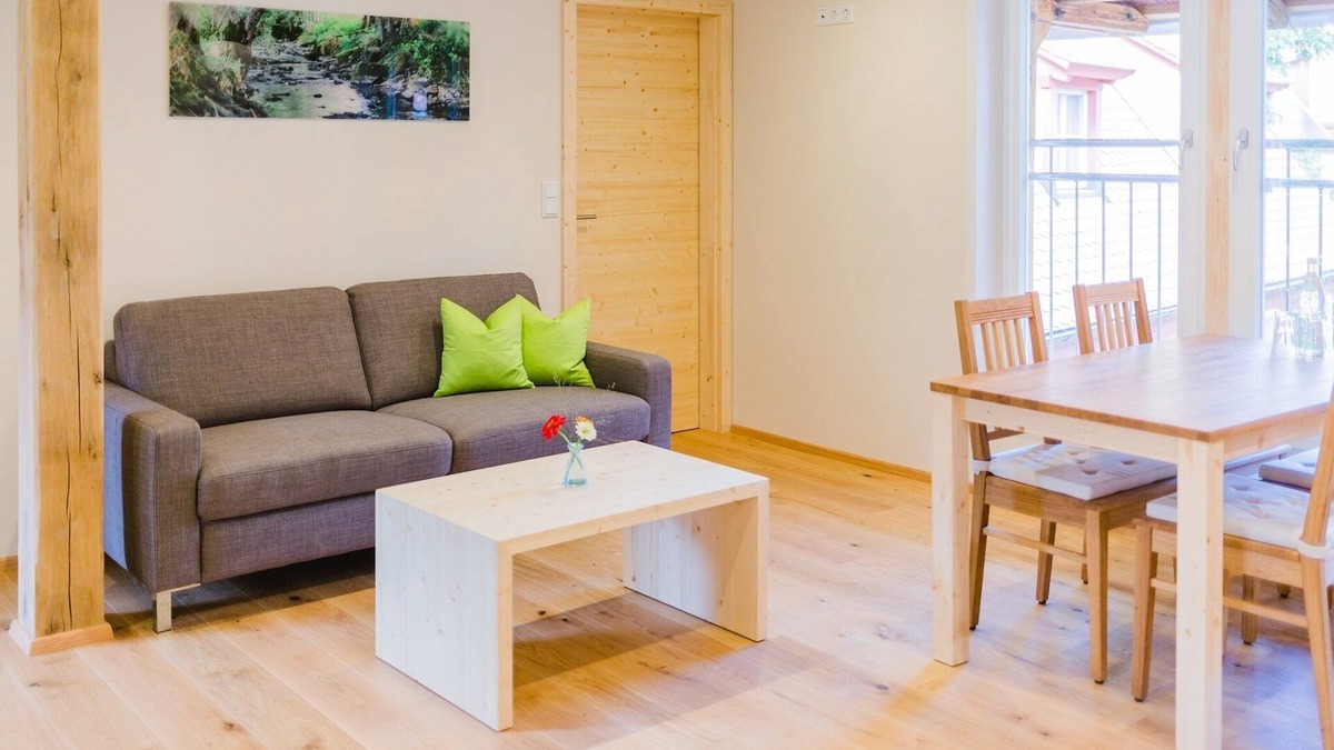 Equarhofen Apartment | Helle Ferienwohnung (55qm) für 4 Personen mit 2 Schlafzimmern
