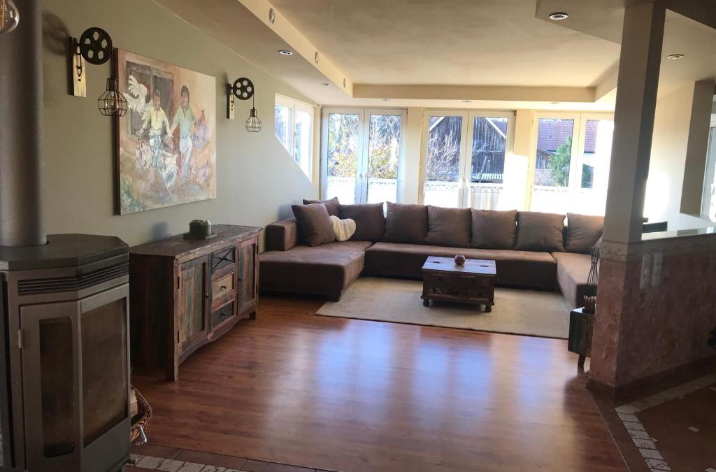 Oberloisdorf Apartment | Helle, offene Dachgeschosswohnung mit Terrasse