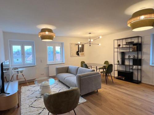 Lechhausen Apartment | Helle & stilvolle Stadtwohnung