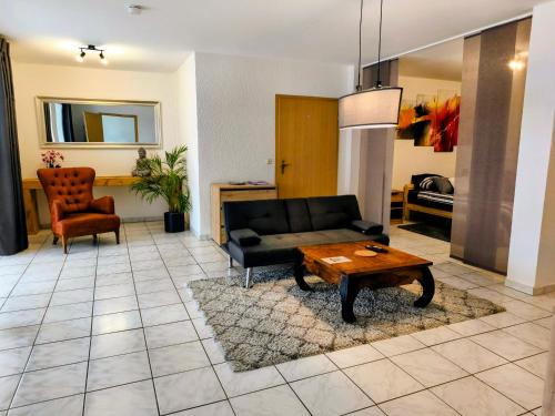 Spiegelberg Apartment | Helle und geräumige Ferien- und Monteurwohnung nur für Sie allein AUjvari Vermietungen