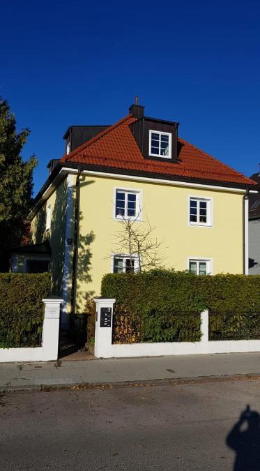 Ramersdorf Apartment | Helle und ruhige Dachgeschosswohnung