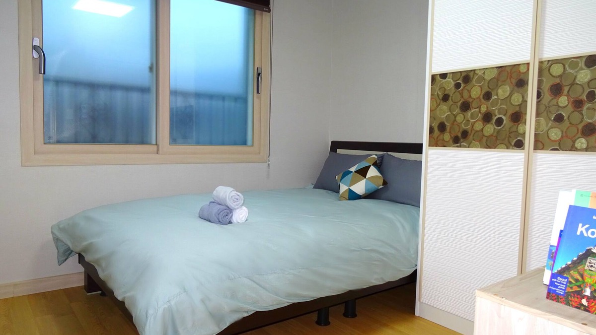 Downtown Apartment | Hello JEJU! Full center, Private room. Large terrace and superb view.