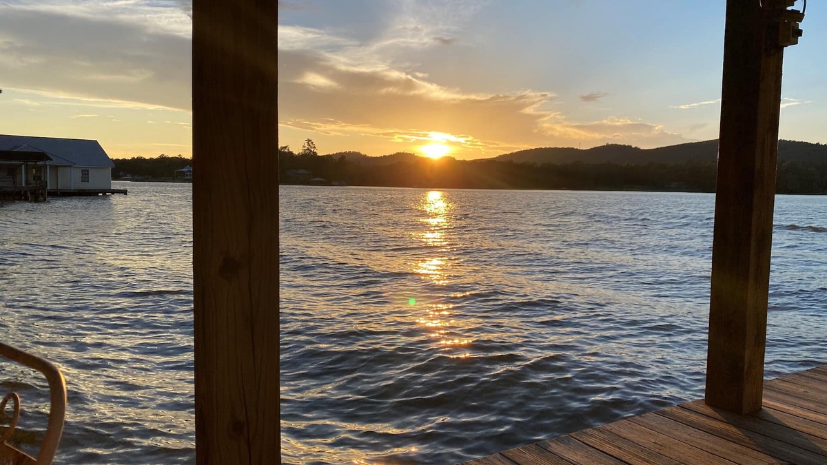 Ragland House | Hello Lake Escape !