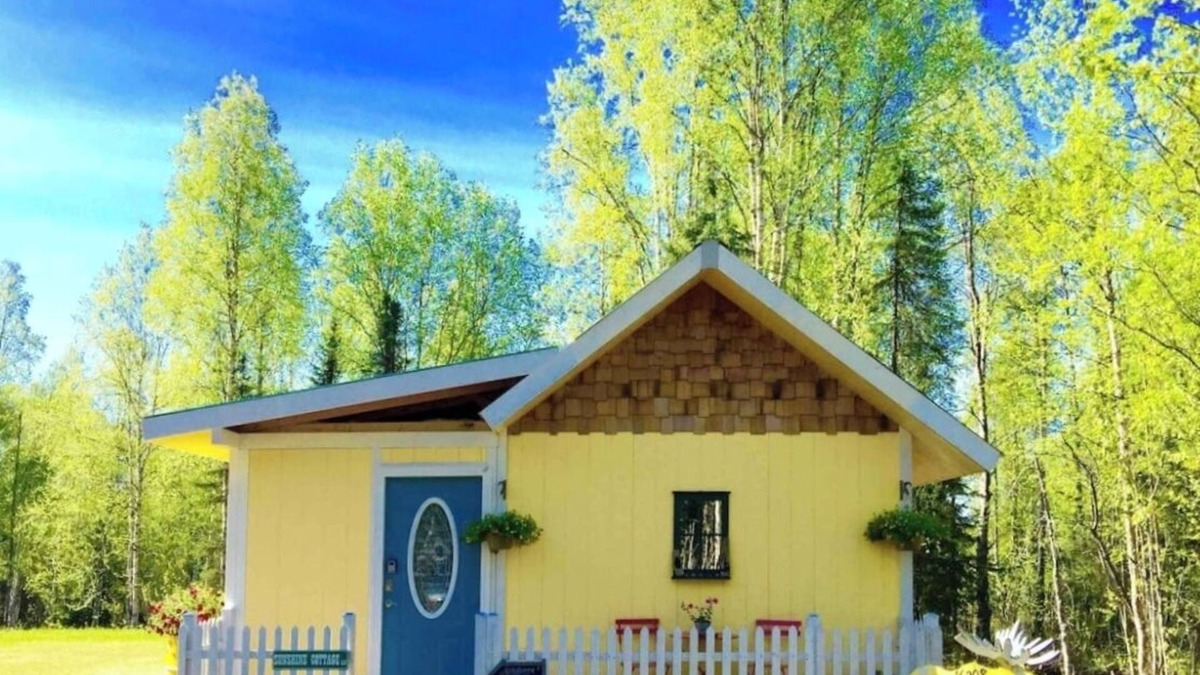 Susitna North Cabin | Hello Sunshine! Cottage