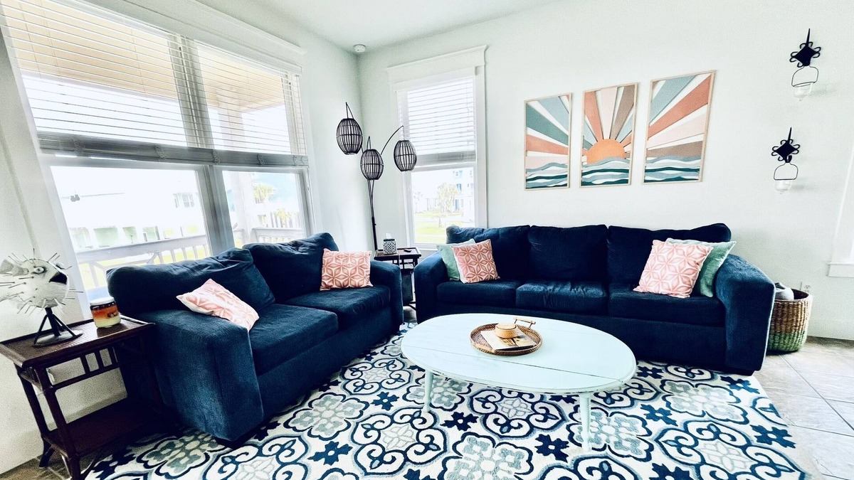 Galveston House | Hello, Sunshine! Dog-friendly, 3-bedroom beachside cottage in Pointe West!
