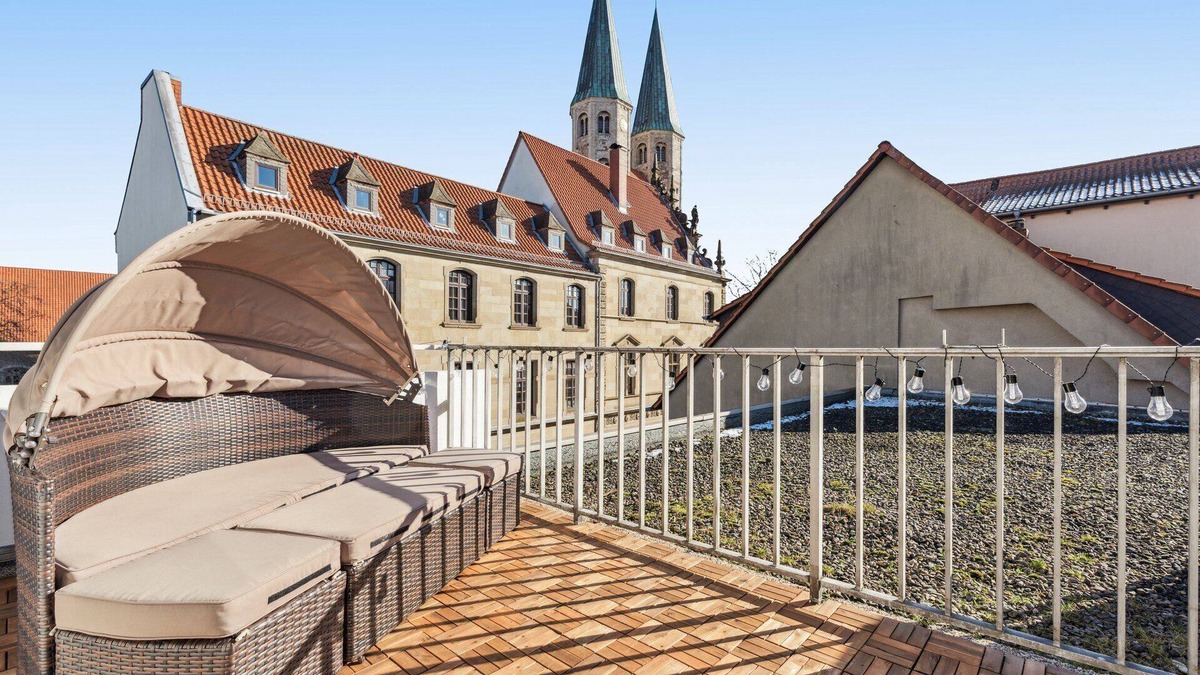 Braunschweig City Center Apartment | Hellohome I Cosy City Studio with large Rooftop Terrace & Parking Space