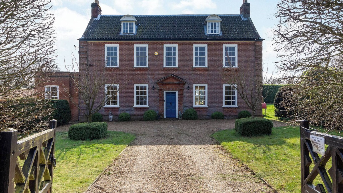 Irstead Cottage | Hemblington Hall Arts and Leisure Ltd