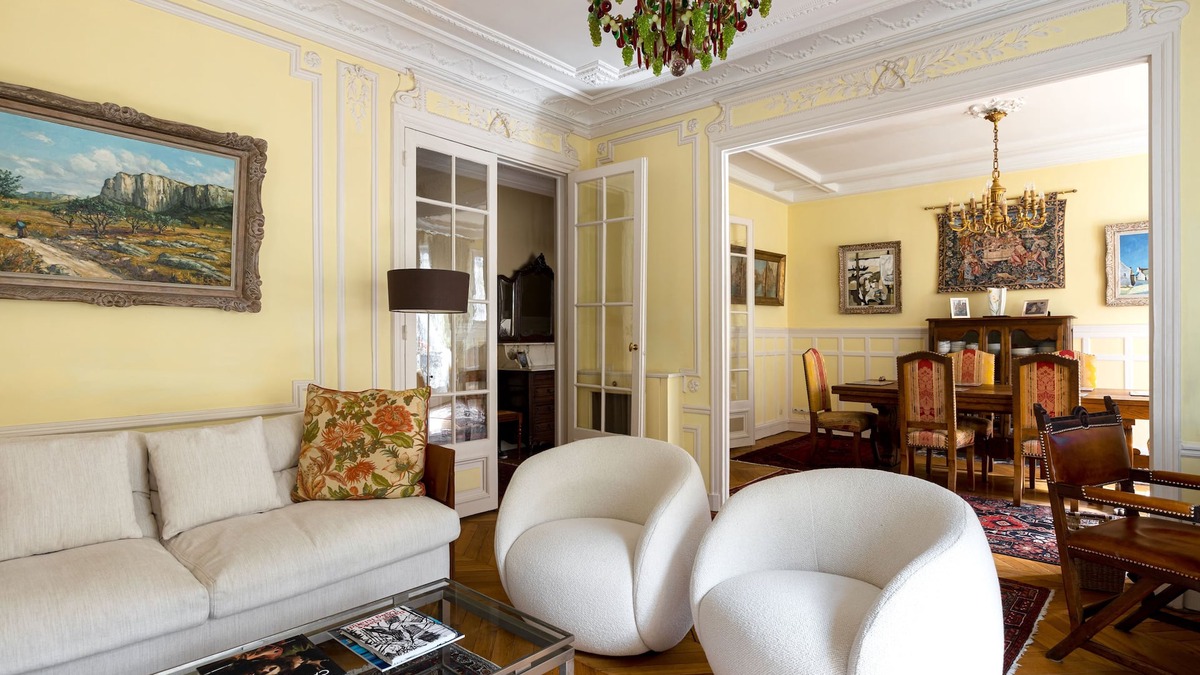 6th Arrondissement Apartment | Hemingway's Hood between Luxembourg Gardens and Montparnasse