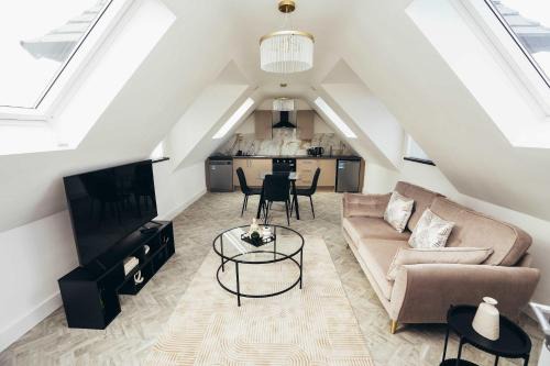 Barrow-on-Trent Apartment | Hen & Chickens Luxury Apartments, Free Parking, By DerBnB