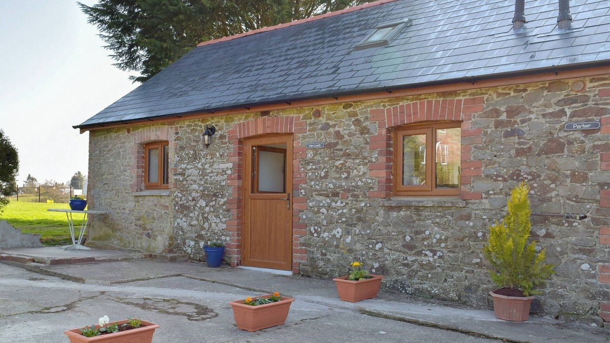 Llanybydder Cottage | Hen Llaeth - UK11209