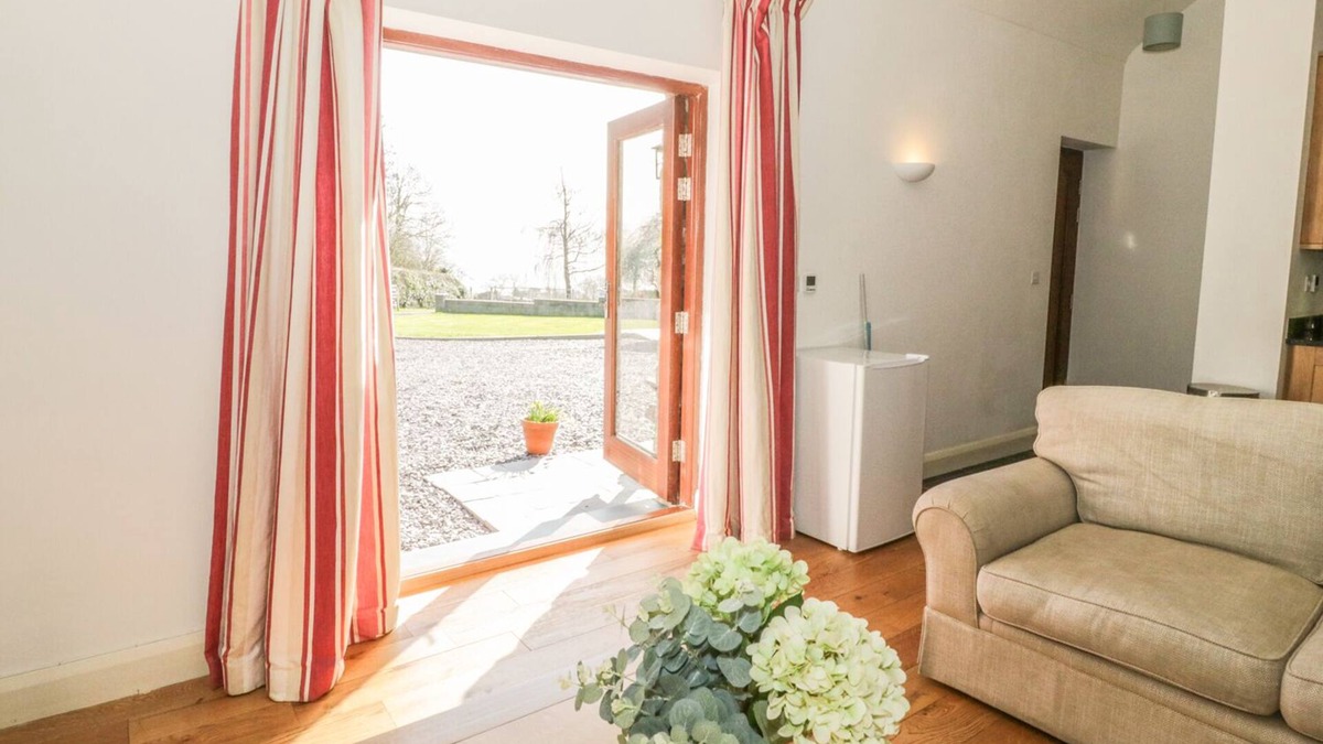 Penmon Cottage | HEN STABL, family friendly, country holiday cottage in Llangoed