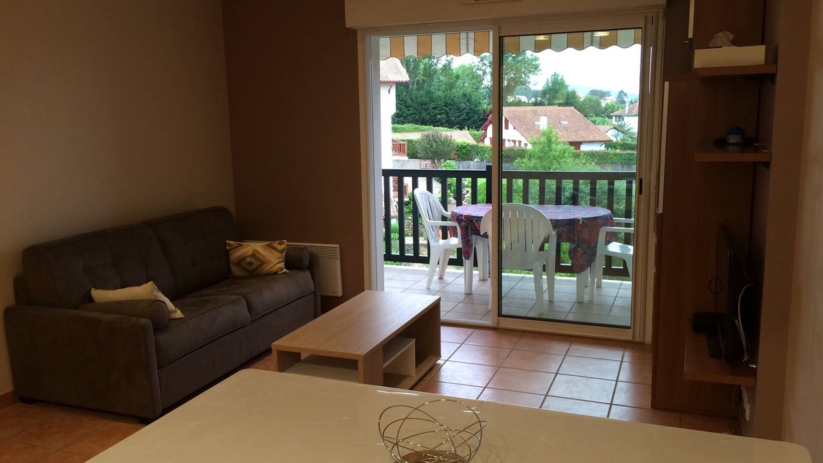 Hendaye Apartment | Hendaye, T2 apartment in quiet residence with swimming pool 5 minutes from the beach