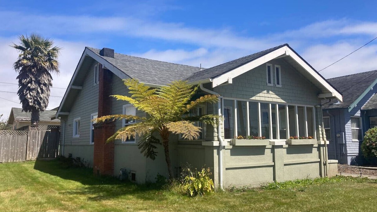Eureka House | Henderson Hideout-Hot Tub and Pet Friendly!