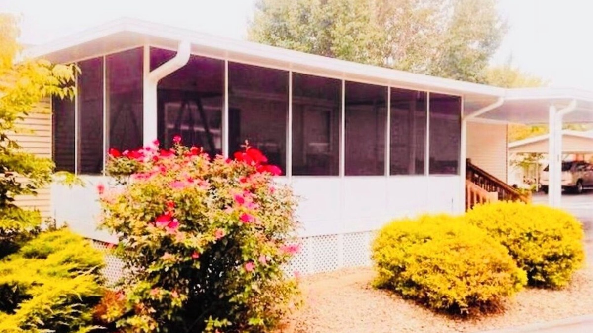 Hendersonville House | Hendersonville!"Beautifully FURNISHED Rental!!