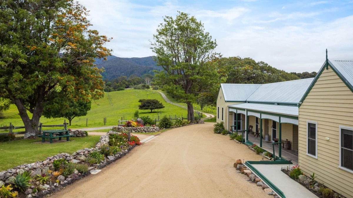Central Tilba Cabin | Henkley Cottage 2 - Jeremiah