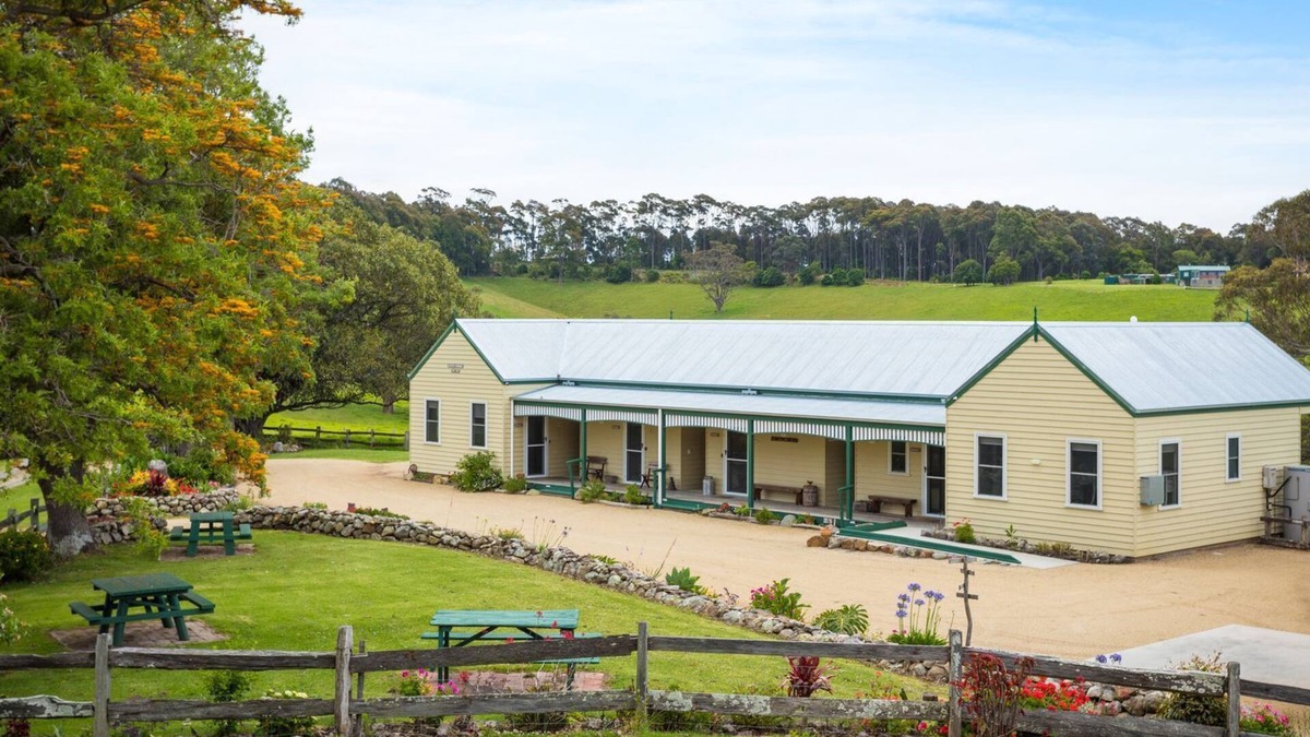 Central Tilba Cabin | Henkley Cottage 3 - Ezekiel