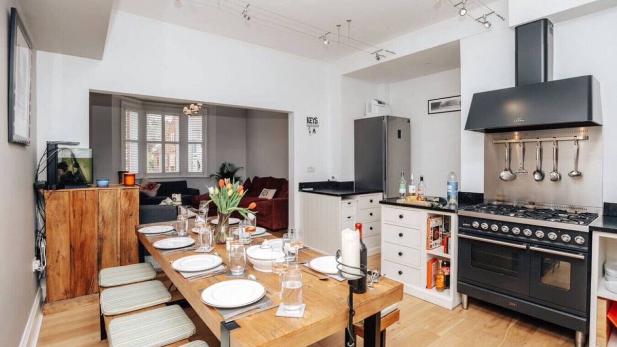 Henley Apartment | Henley Gardens - Central Henley