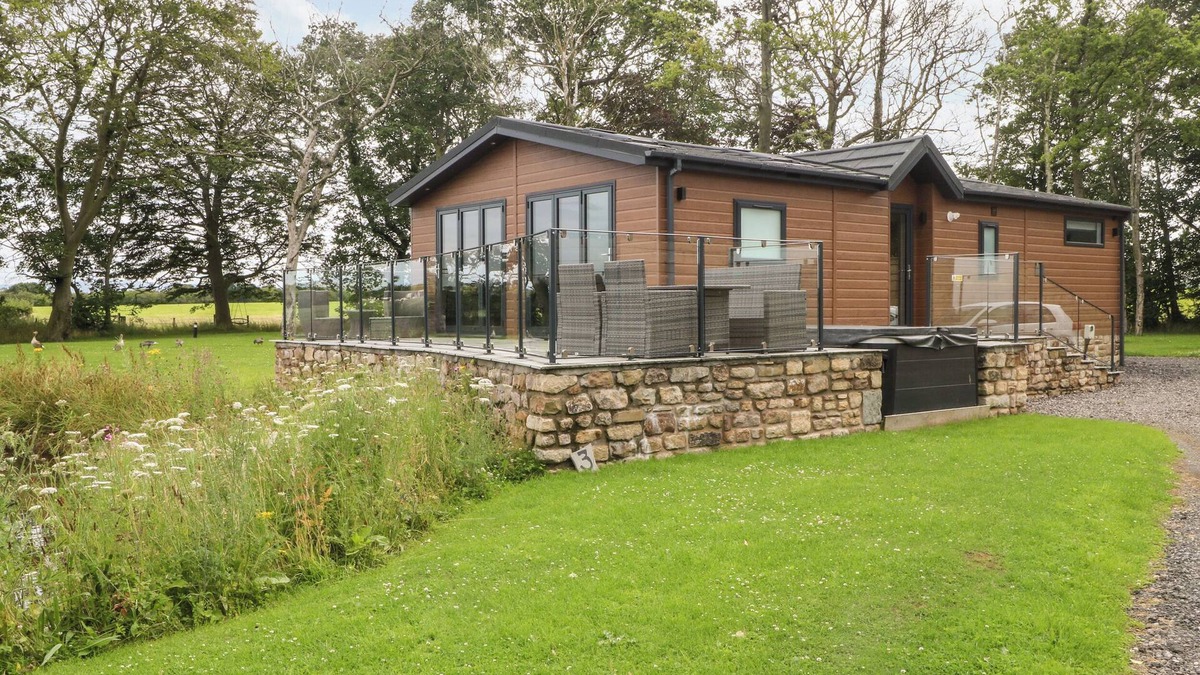 Knott End-on-Sea Cottage | HENRY HAVEN, family friendly, character holiday cottage in Garstang