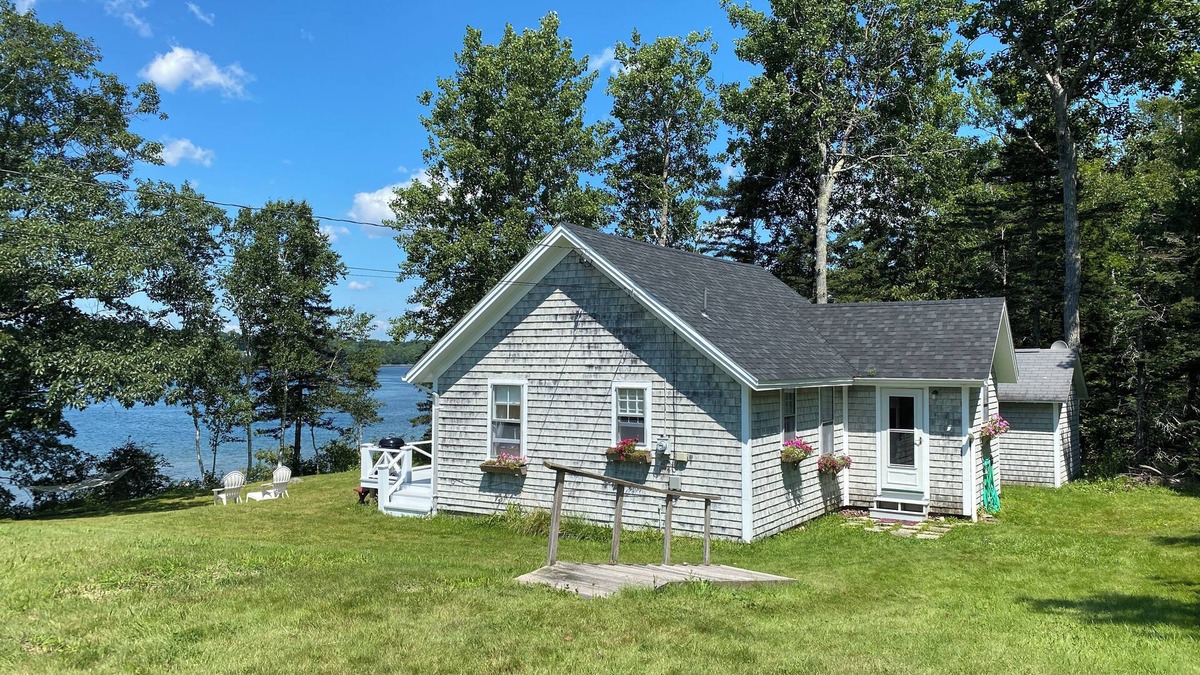 Brooksville House | HENRY POINT - Charming Little Cottage on the Shore, Great Kayaking