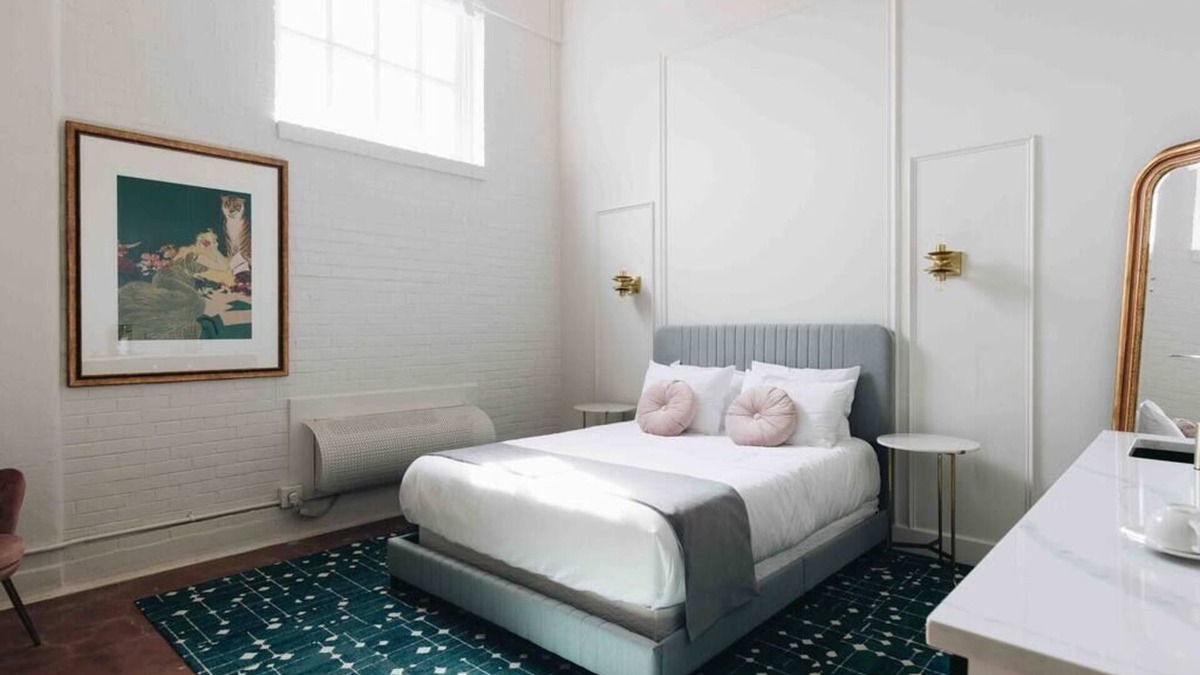 Tyler Park Hotel | Henry Suite 207 at The Bellwether Hotel