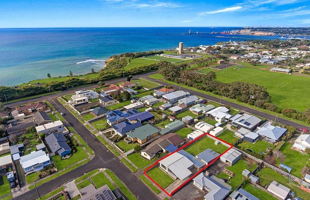 Portland House | Henty Bay Hideaway Portland