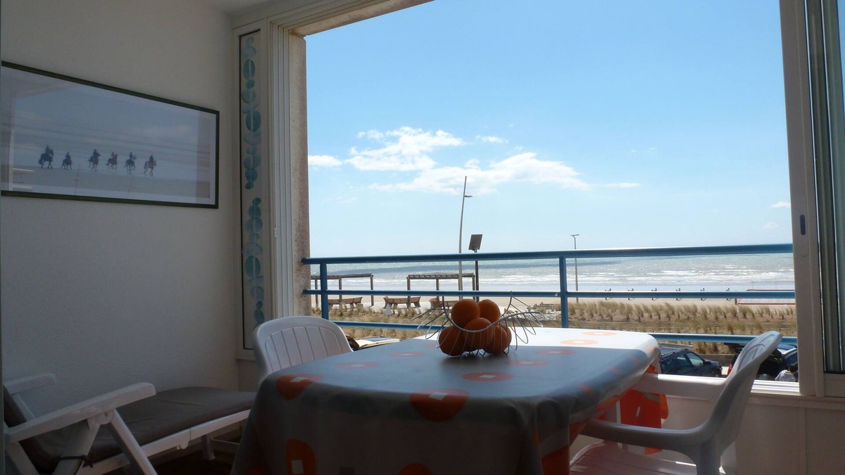 Saint-Jean-de-Monts Apartment | HEOL - Superb T2 facing the Ocean - Esplanade de la Mer (loggia, parking, bed 160.)