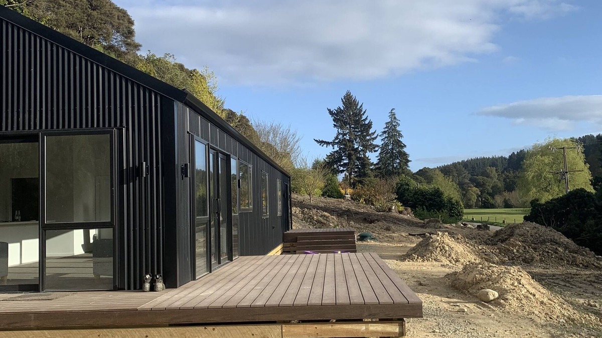 Herbert House | Herbert Forest Retreat 15 min from Oamaru, H/tub and MTB tracks