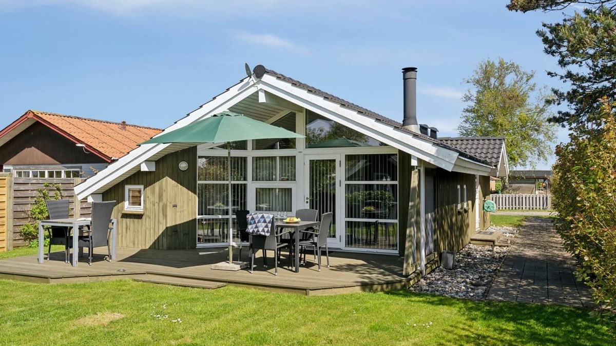 Tørresø House | "Hereth" - 100m from the sea by Interhome