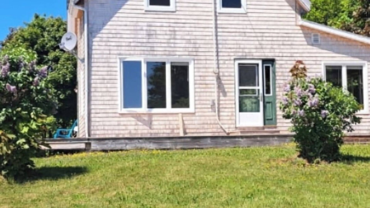 Bonshaw Other | Heritage farmhouse with spectacular island views