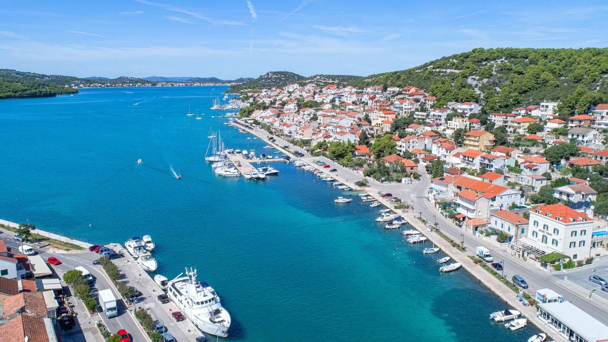 Tijesno Hotel | Heritage Hotel Tisno