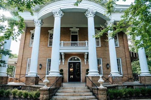 Opelika Bed & Breakfast | Heritage House Bed & Breakfast - Boutique Adults-Only Inn