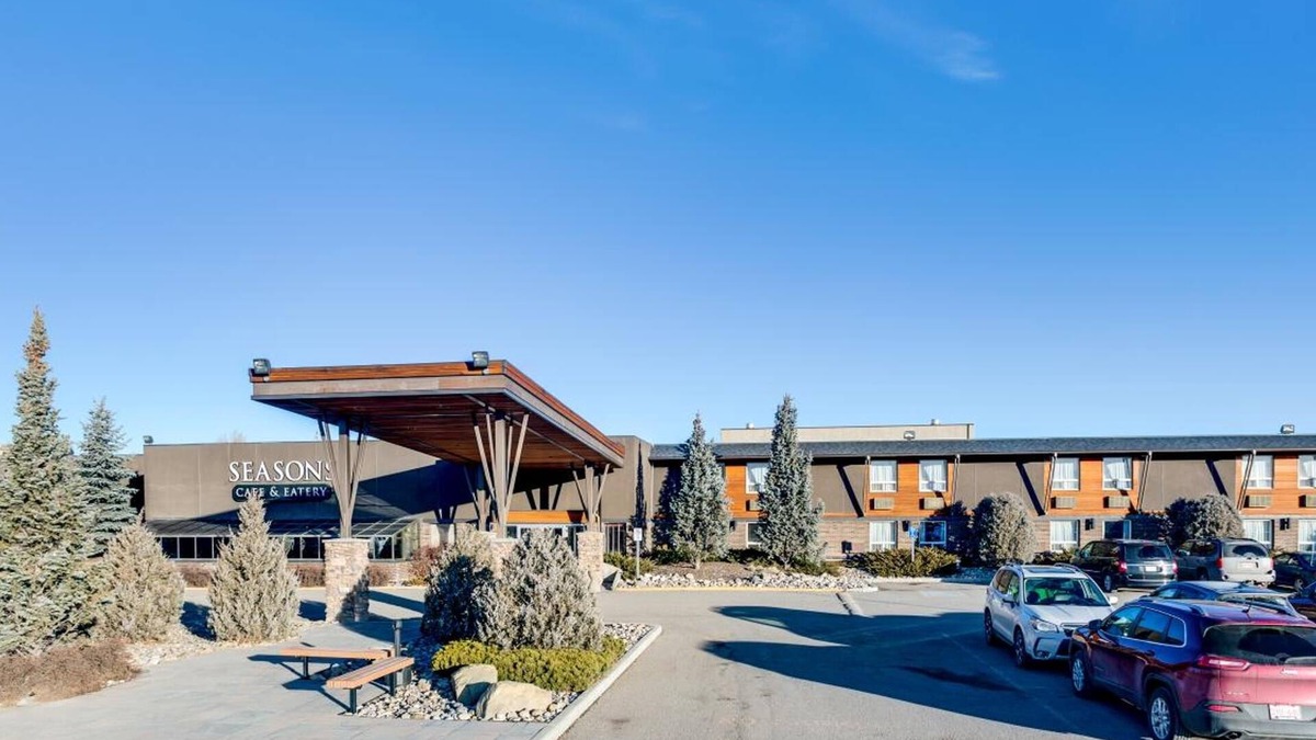 High River Hotel | Heritage Inn Hotel & Convention Centre High River