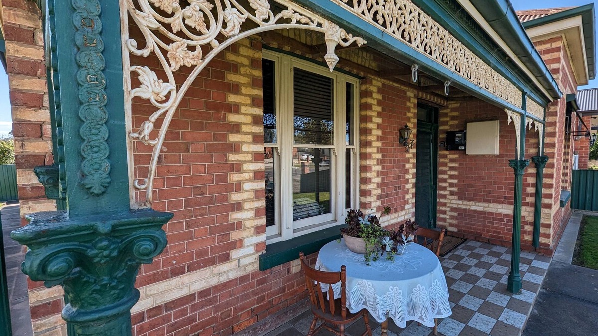 Seymour House | Heritage on High is a Located in the Centre of the Seymour Township