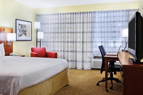 Brookhollow Hotel | Heritage Place Houston Brookhollow