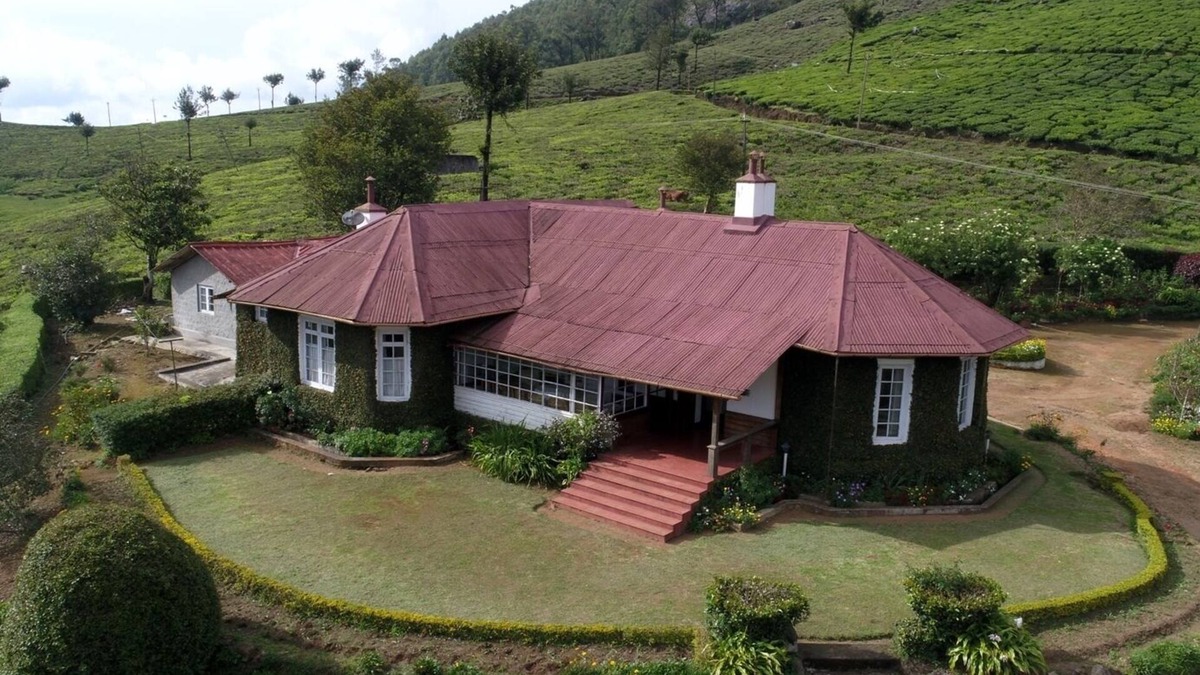 Devikolam House | Heritage stay at Manale Tea Bungalow in Munnar