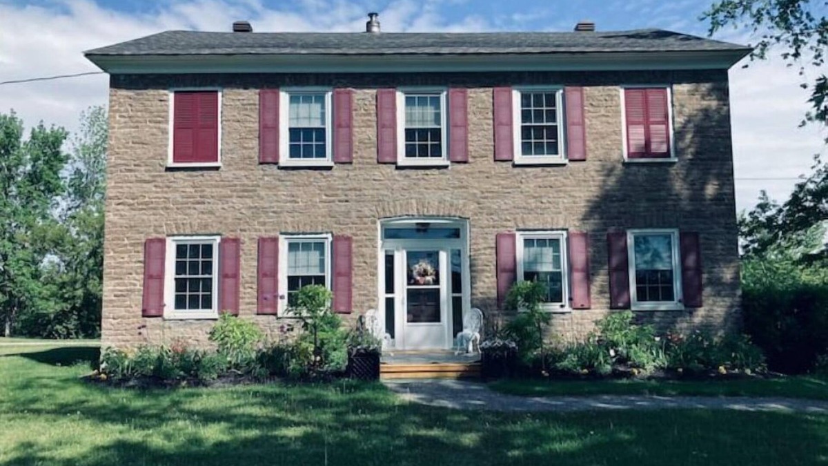 Merrickville-Wolford House | Heritage Stone House on the Rideau Canal
