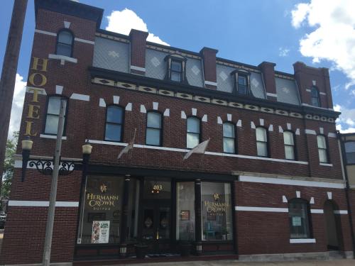 Hermann Hotel | Hermann Crown Suites