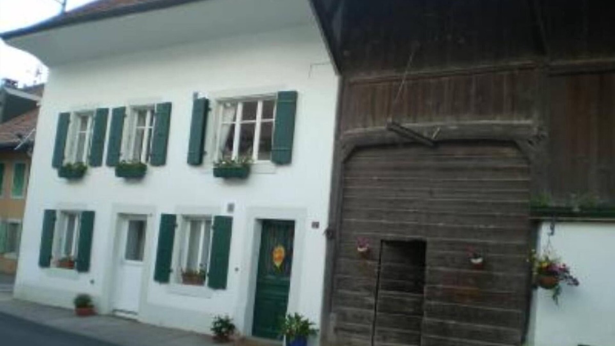 Hermenches Apartment | Hermenches: Beautiful charming apartment in a house,
