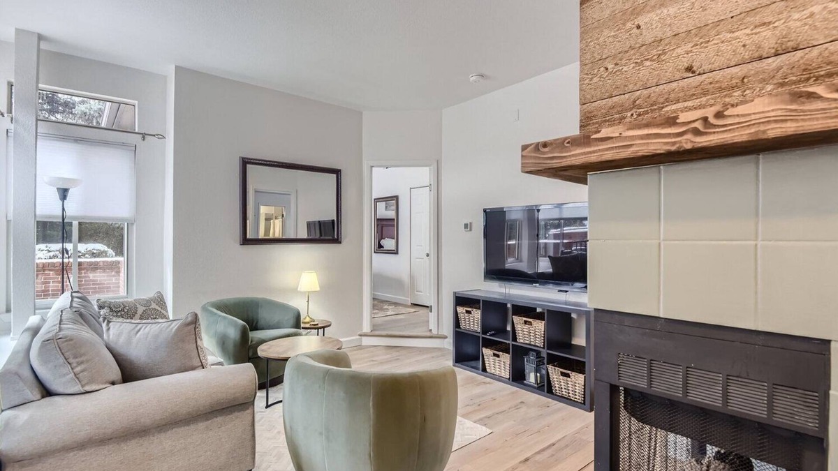 Greenwood Village Condo | HERMI101 Heart of DTC 2 Bedroom