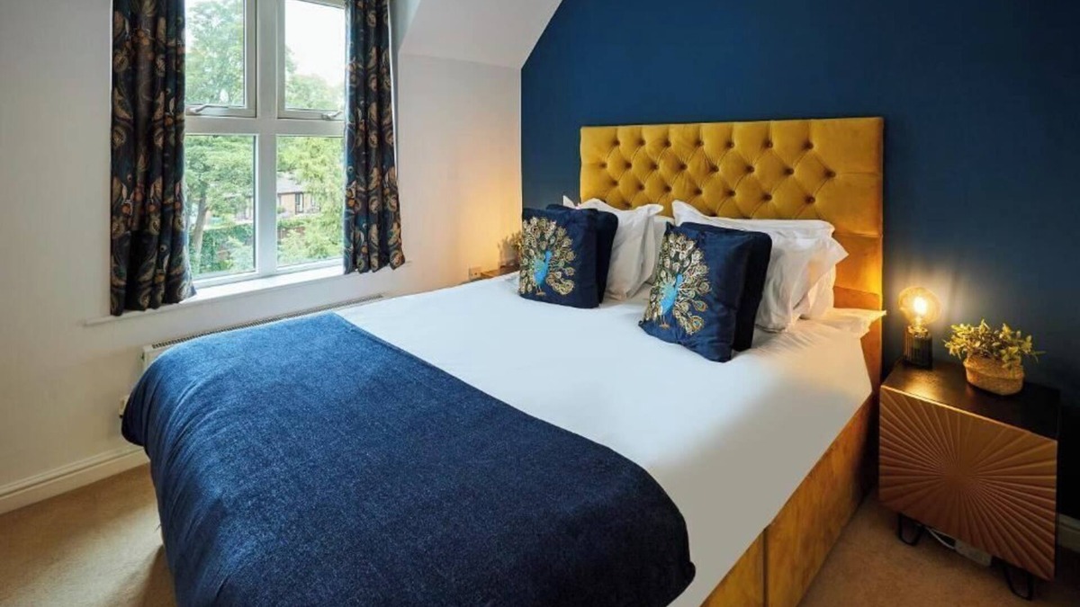 Oadby Apartment | Hermitage Court Apartment - Sleeps 6