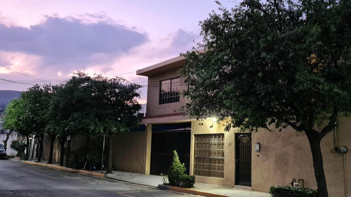 San Nicolas de los Garza House | Hermosa casa con alberca, Renovada, Super ubicación!!!