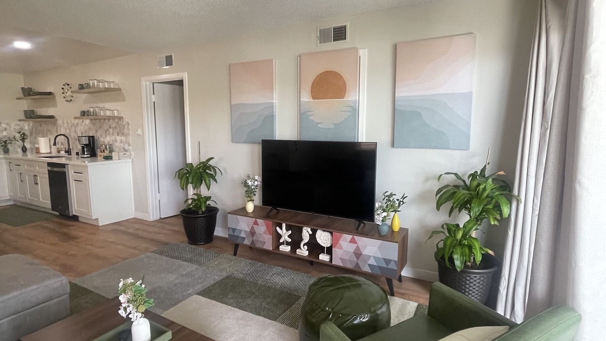 Hermosa Beach Condo | HERMOSA BEACH, CA - Walk to Pier, Beach, Restaurants & Shops.