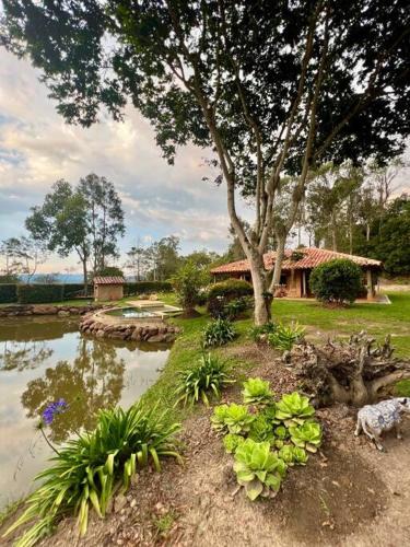 Villa de Leyva House | Hermosa cabaña campestre con piscina y lago