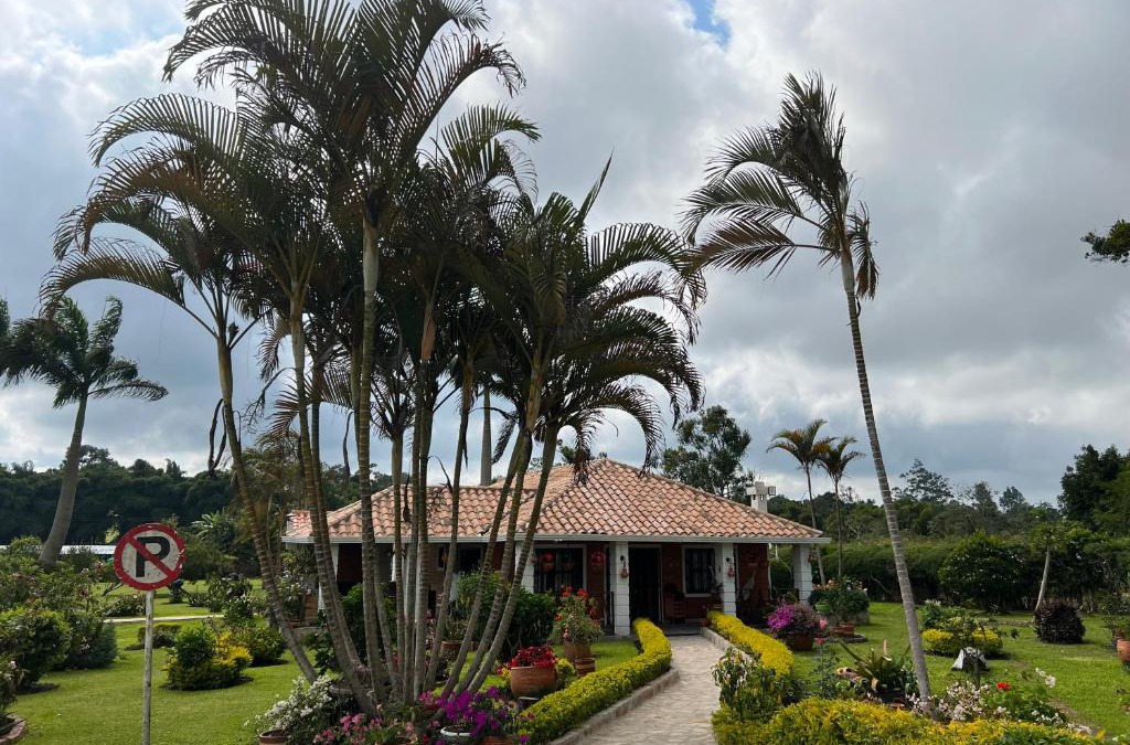Piedecuesta Ski Chalet | Hermosa Cabana con bonito Jardin y piscina en la Mesa de los Santos