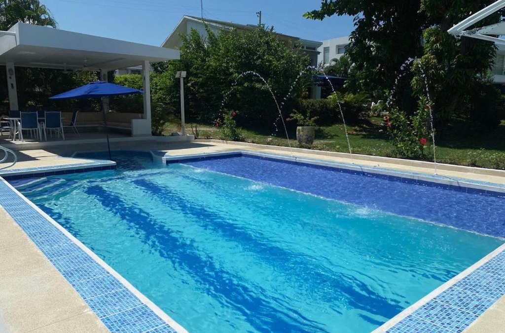 Girardot Villa | HERMOSA VILLA FAMILIAR CONDOMINIO CAMPESTRE EL PEÑON Piscina Privada Campo de Golf